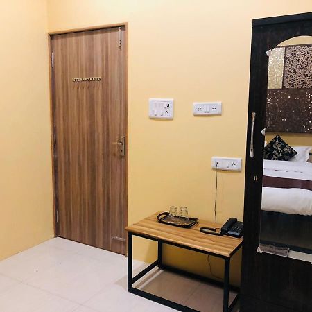 Hotel The Madaar House Varanasi Exterior foto