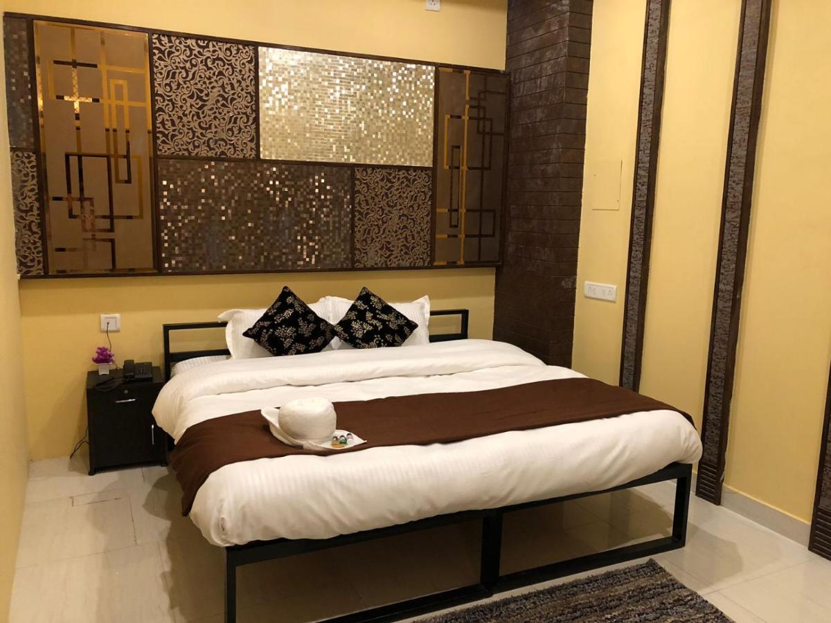Hotel The Madaar House Varanasi Exterior foto