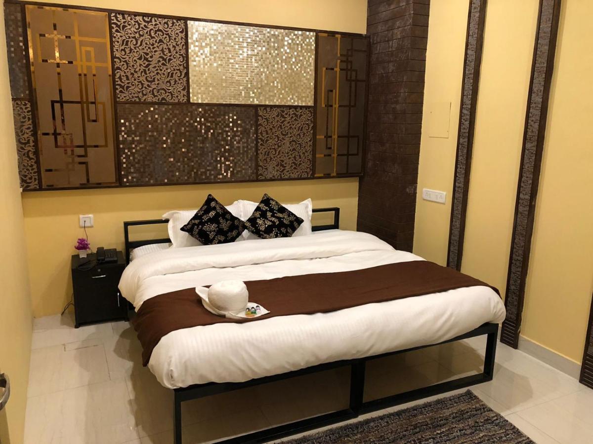 Hotel The Madaar House Varanasi Exterior foto