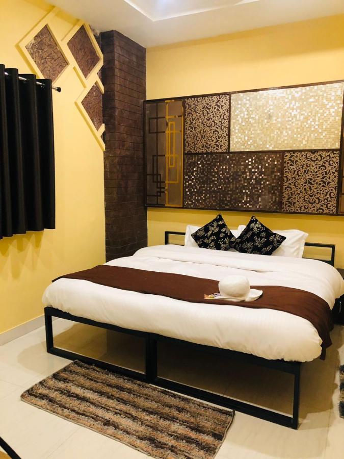 Hotel The Madaar House Varanasi Exterior foto